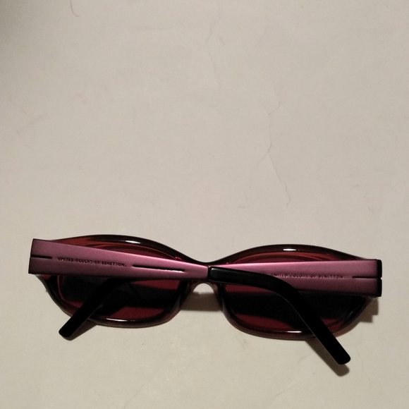 NEW Benetton Vintage Oval Women's Sunglass - Picture 3 of 12